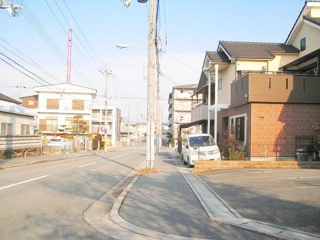 Local photos, including front road. Public road Open impression have