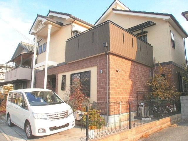 Balcony. There are 11 square meters. Barbecue is How about in the garden sense