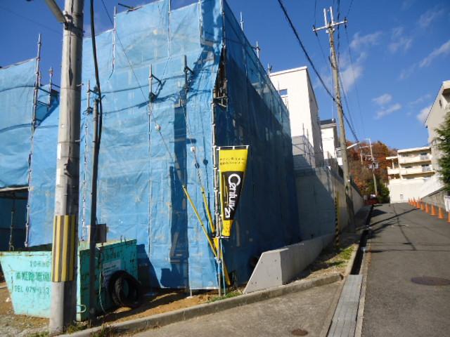 Local photos, including front road. Local (December 12, 2013) Shooting