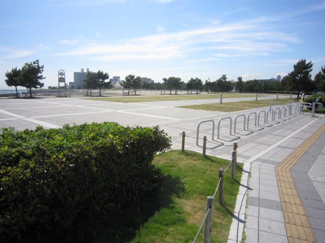 park. 170m until Okura coast park