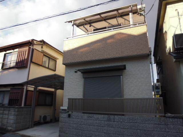 Local appearance photo. Local (12 May 2013) Shooting