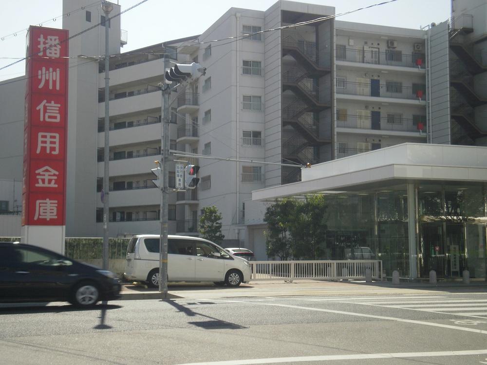 Bank. Kobeshin'yokinko Nishi Akashi 600m to the branch