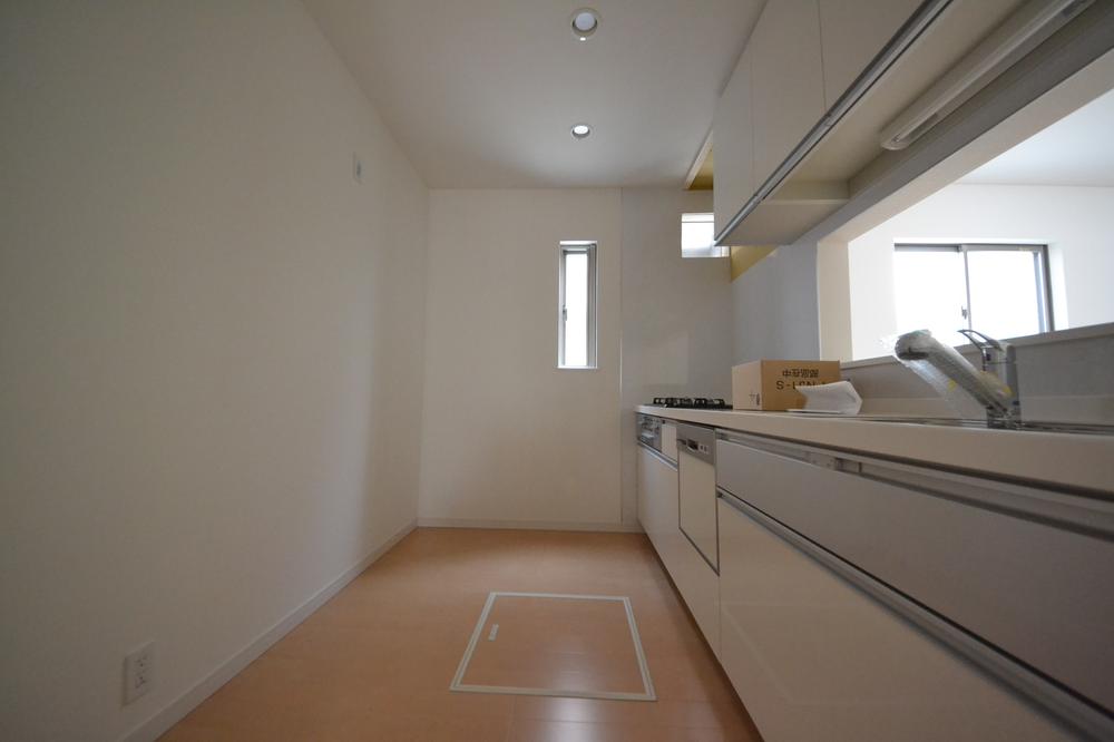 Kitchen. Local (October 4, 2013) Shooting