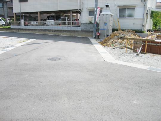 Local photos, including front road. Local (10 May 2013) Shooting