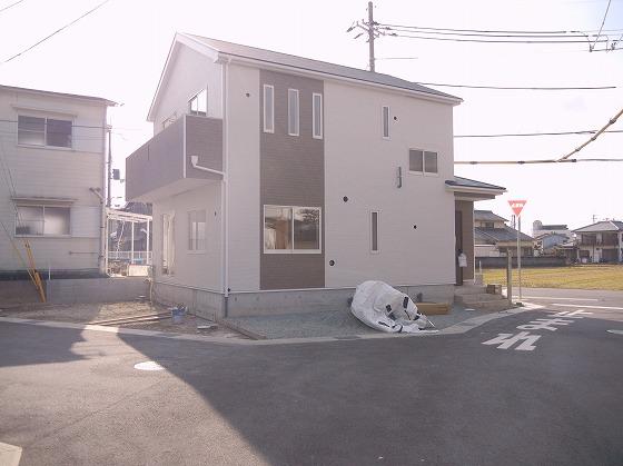 Local photos, including front road. Local (12 May 2013) Shooting