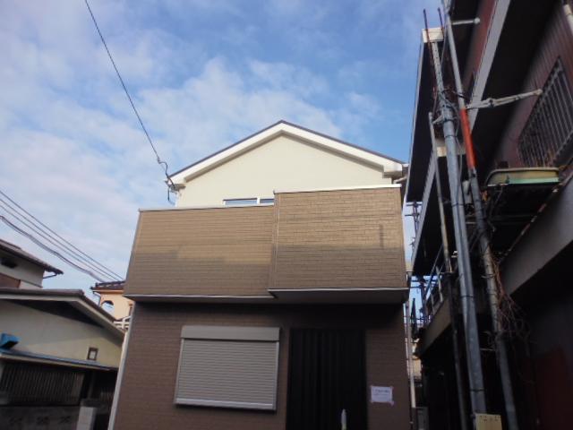 Local appearance photo. Local (12 May 2013) Shooting