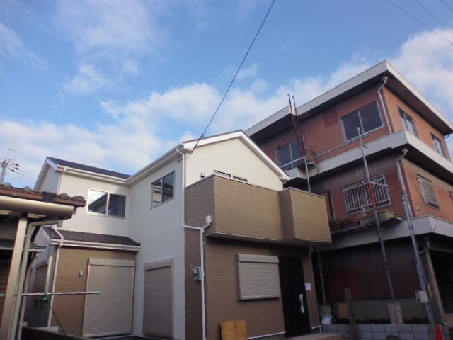 Local appearance photo. Local (12 May 2013) Shooting