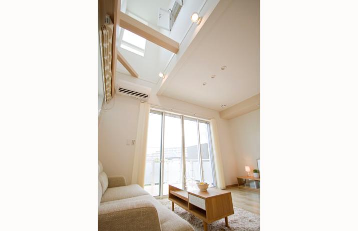 Model house photo. Model house being published in Akashi city. Open the upper atrium