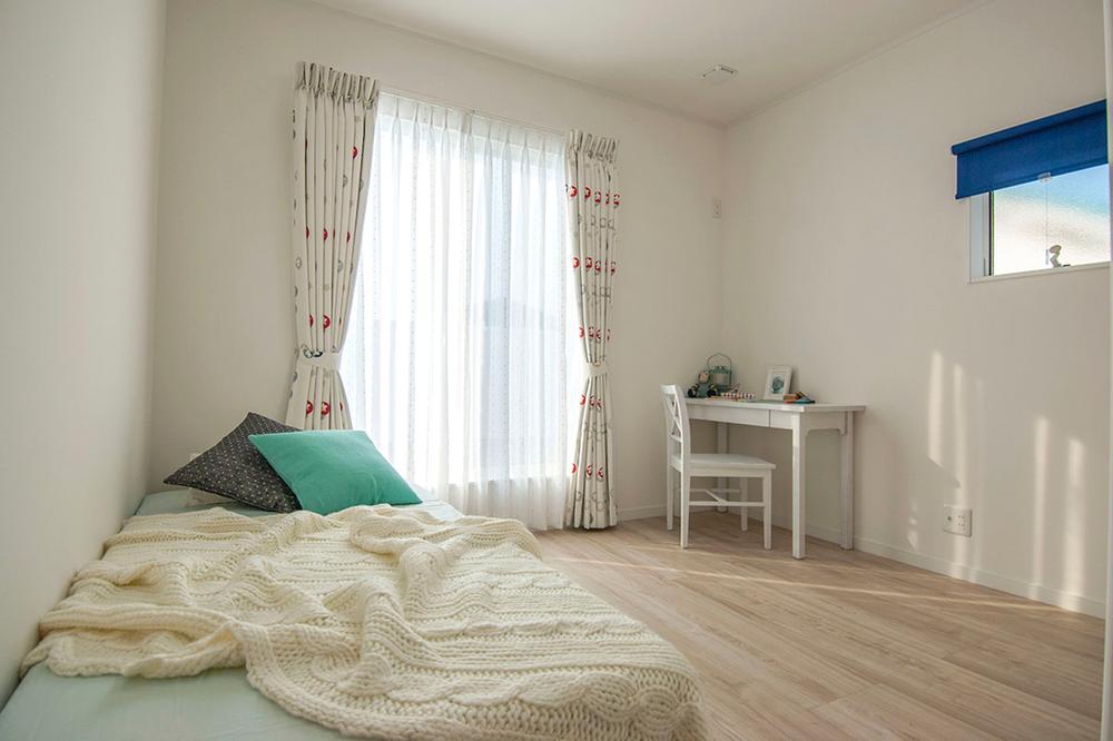 Non-living room. Indoor (12 May 2013) Shooting