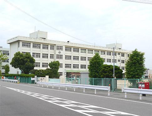 Primary school. 190m until the Municipal Forest Elementary School