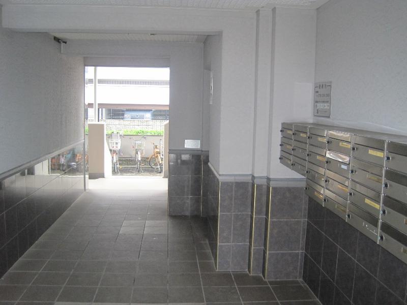 lobby. Mailbox