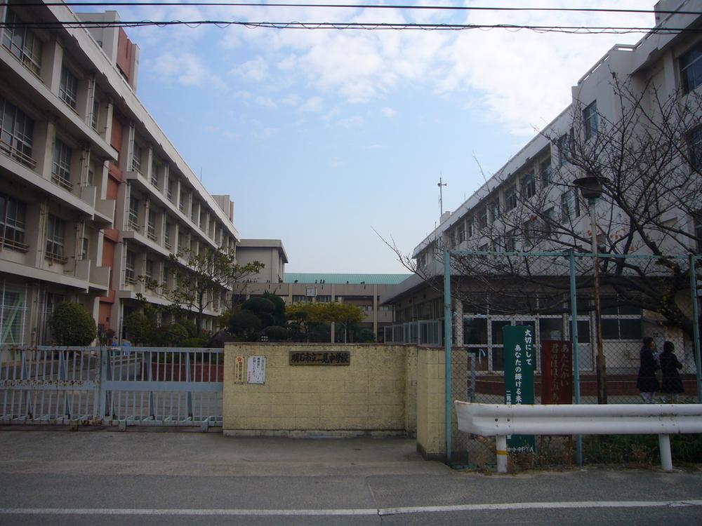 Other. Futami junior high school ・  ・  ・ 1100m (walk about 14 minutes)