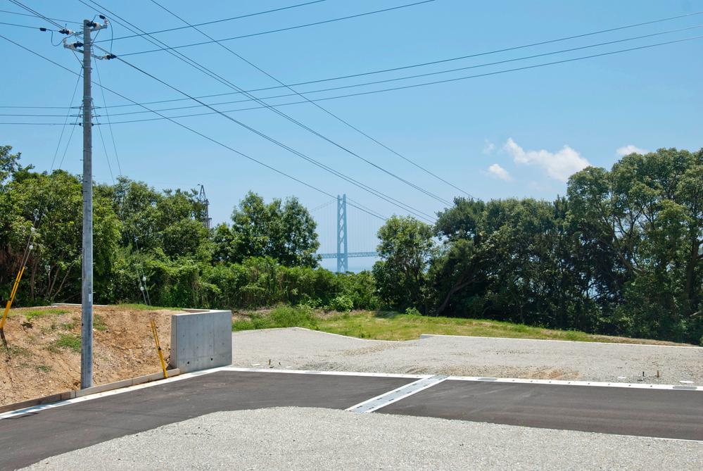 Local photos, including front road. Local (07 May 2013) Shooting Overlooking the Akashi Kaikyo Bridge.