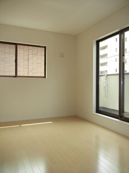 Other introspection. Indoor (July 2013) Shooting