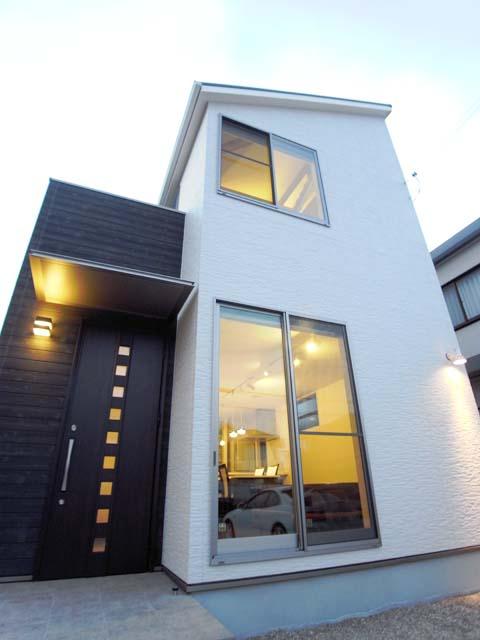 Building plan example (exterior photos). Our enforcement example