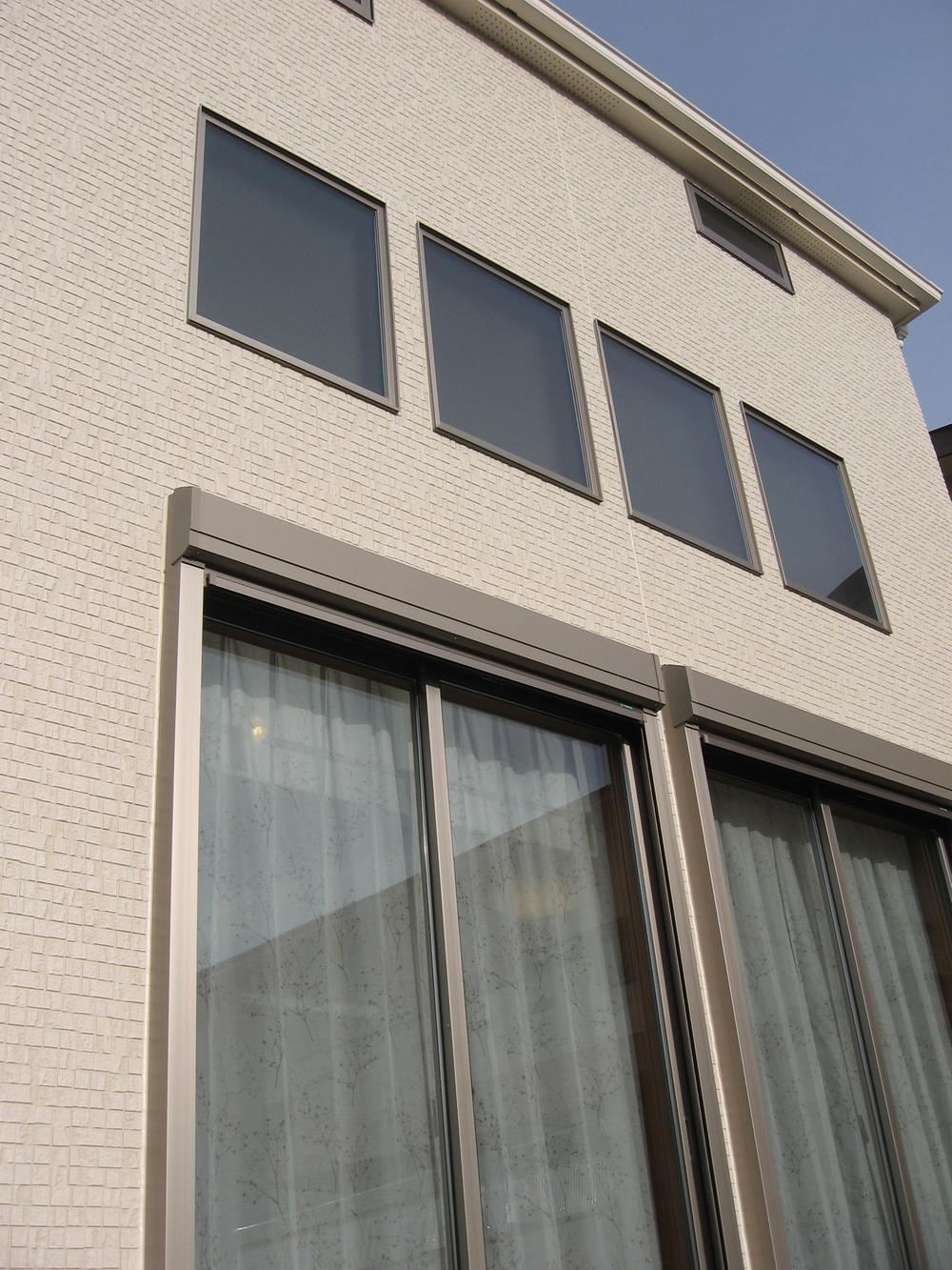 Model house photo. Floor heating 3 places, My home power generation "Ekouiru" is the standard specification.