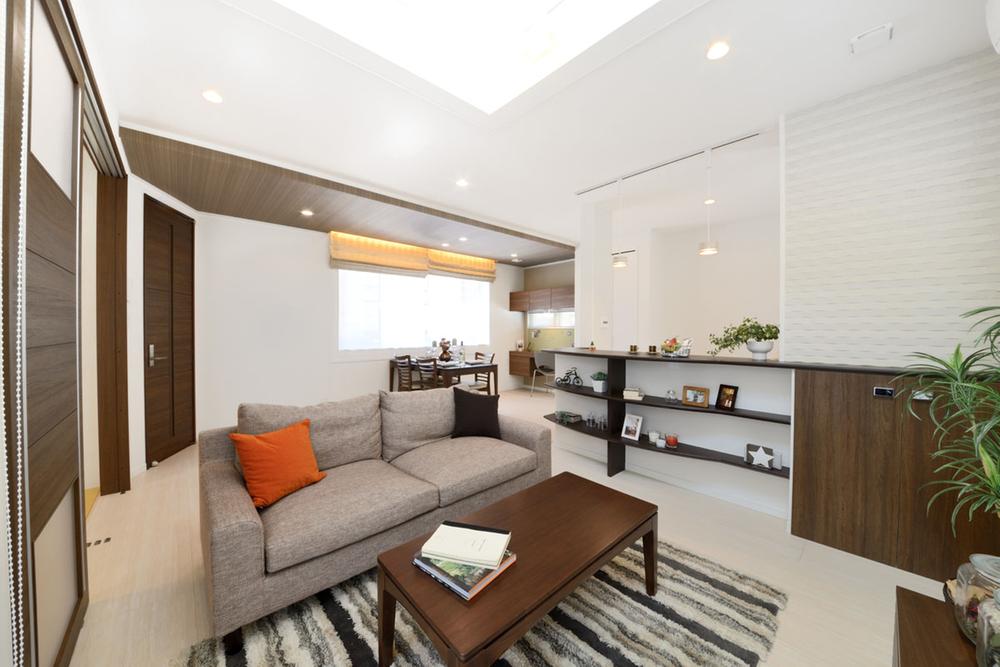 Living. Indoor (June 2013) Shooting Bright living room with vaulted ceiling