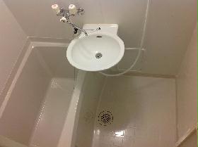 Bath. With bathroom dryer