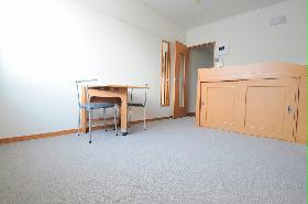 Living and room. closet, Bed under atmospheric storage, There intercom with monitor