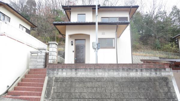 Local appearance photo. It was exterior wall paint Roof Coatings