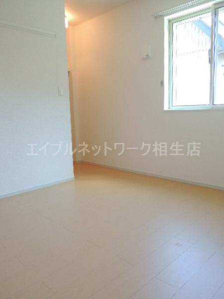 Other room space. The model image