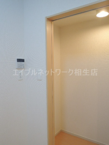 Other room space. The model image