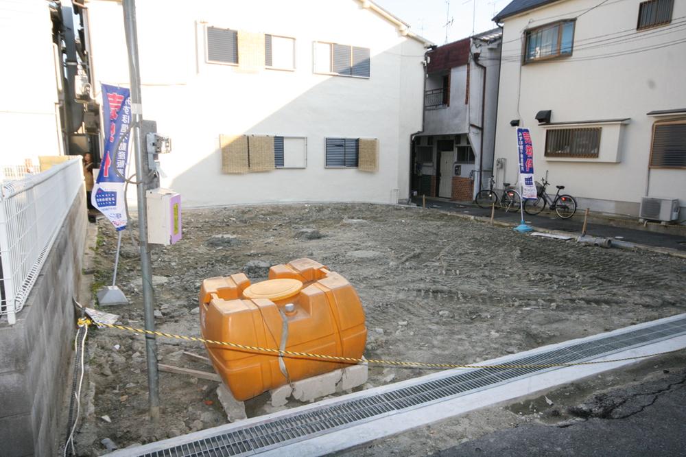 Local appearance photo. Local (12 May 2013) Shooting