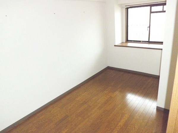 Other room space. For the first time of one room of the child! !