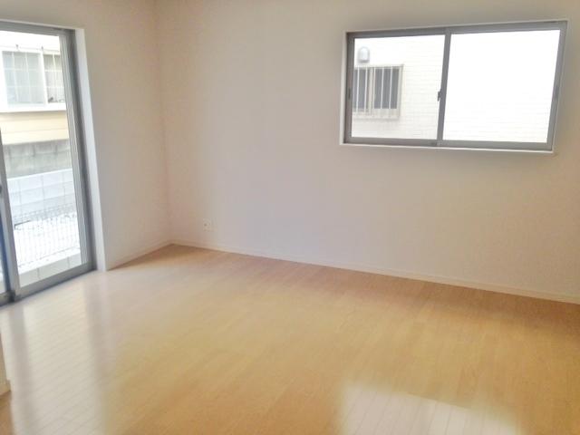 Living. 16 Pledge LDK