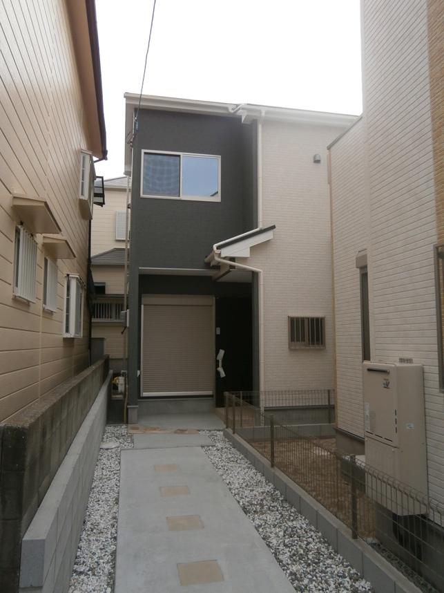 Local appearance photo. Local (10 May 2013) Shooting