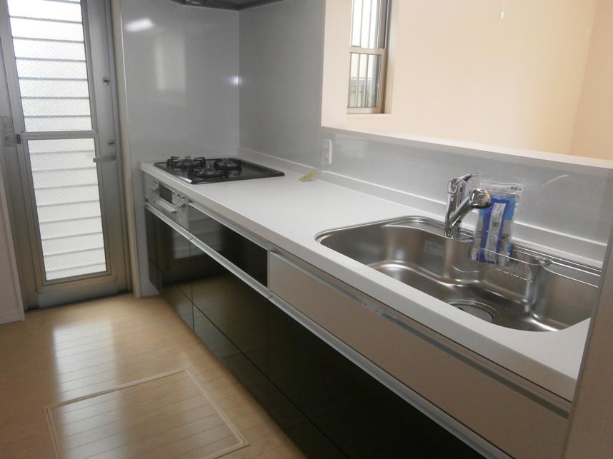 Kitchen. Indoor (10 May 2013) Shooting