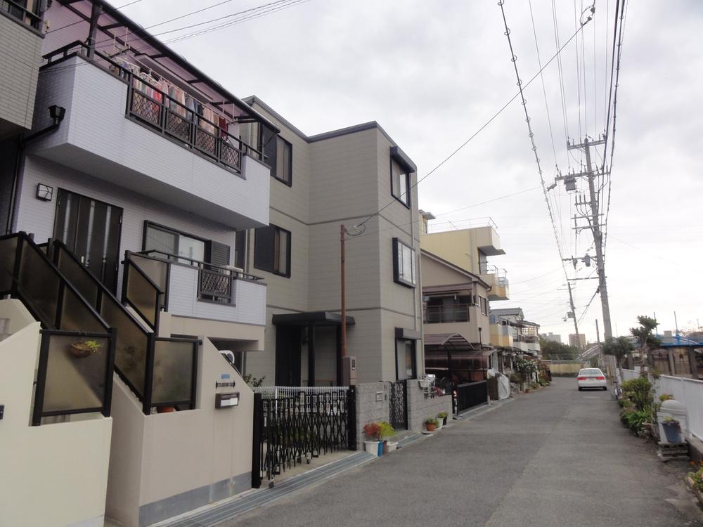 Local photos, including front road. Local (12 May 2013) Shooting