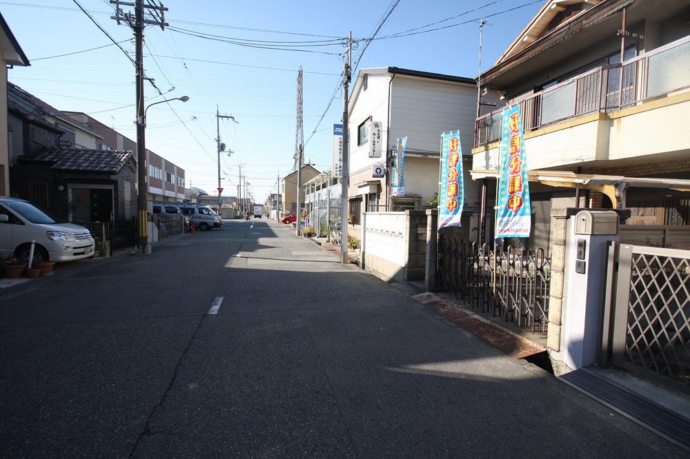 Local photos, including front road. Fan face road spacious 8m ☆