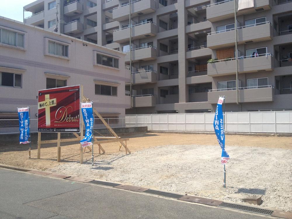 Local photos, including front road. Local Photos