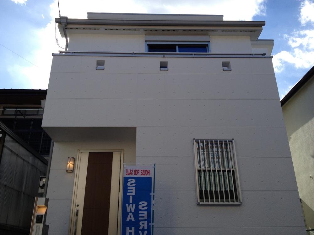 Rendering (appearance). Example of construction