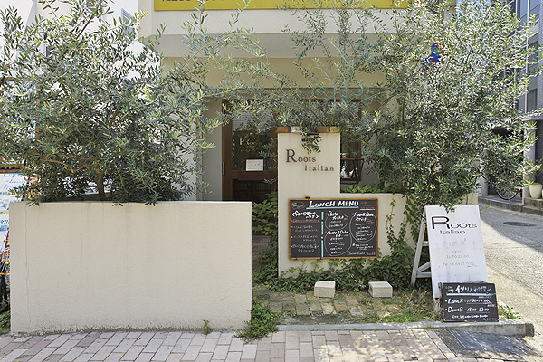Surrounding environment. Italian cuisine ROOTS (1-minute walk ・ About 20m)