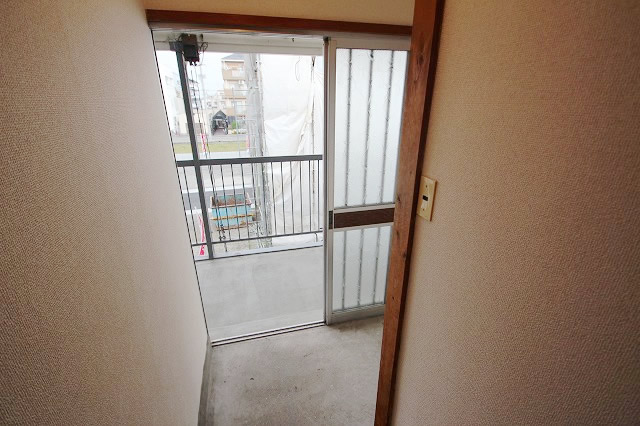 Entrance. It does not cramped in a wide entrance