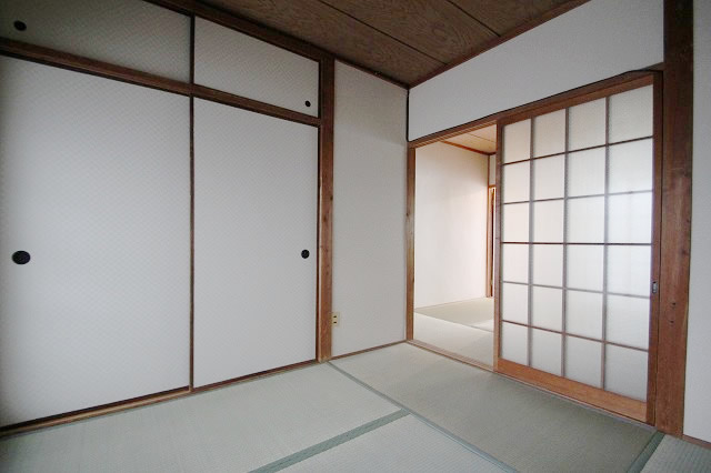 Living and room. It is a door also good that does not interfere with the lighting