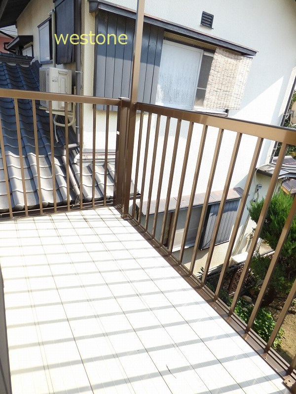 Balcony. South-facing Balconies of per yang.