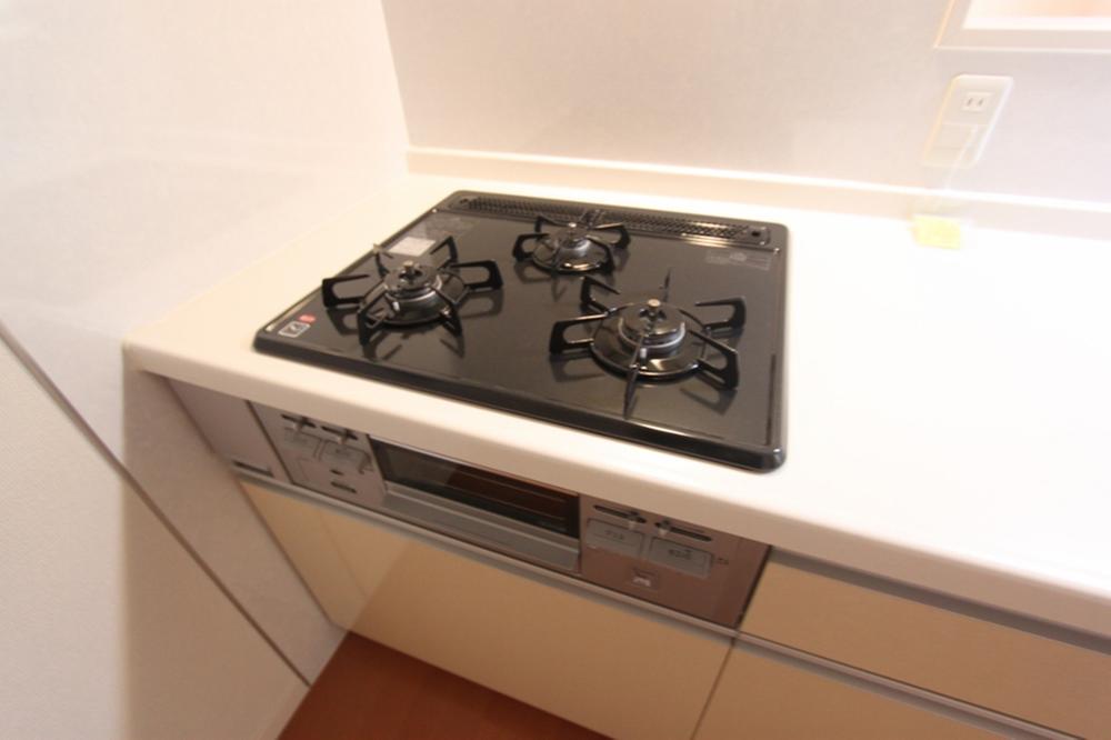 Kitchen.  ◆ Kitchen stove