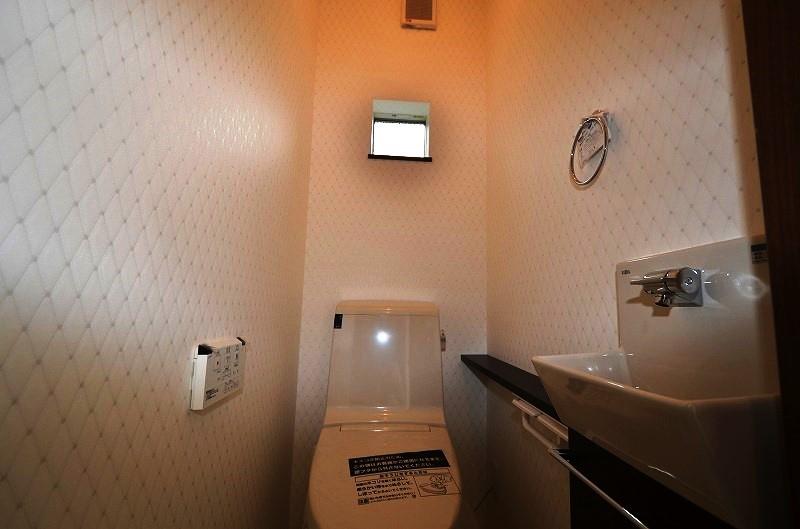 Toilet. Indoor (July 2013) Shooting