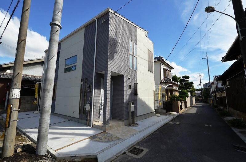 Local photos, including front road. Local (July 2013) Shooting