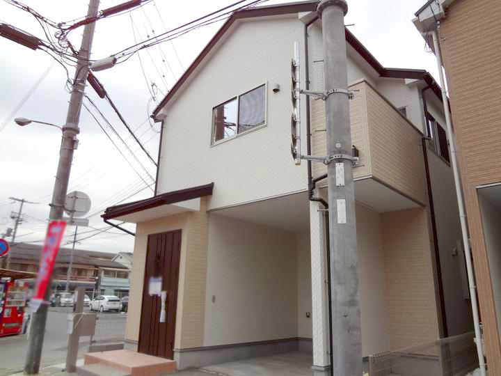 Local appearance photo. Solar power generation system also there is also issue areas that are standard equipment because it is Sooner