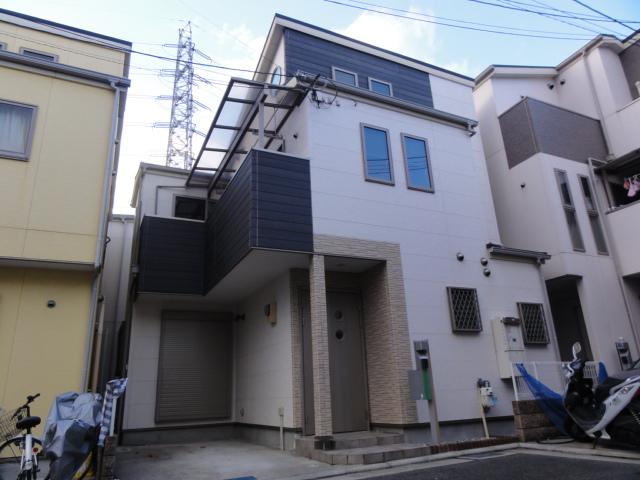 Local appearance photo. Local (12 May 2013) Shooting