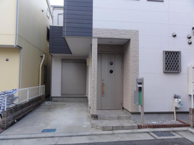 Local appearance photo. Local (12 May 2013) Shooting