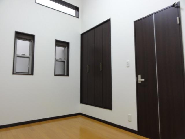 Non-living room. Second floor Western-style about 5.7 Pledge [North]