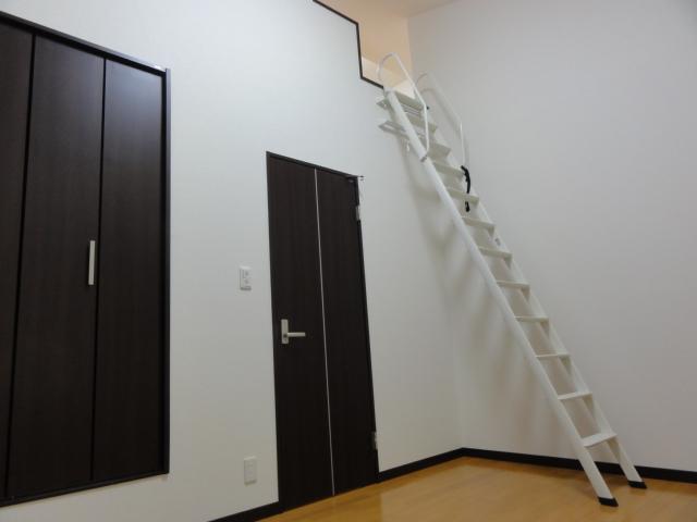 Non-living room. Second floor Western-style about 5.7 Pledge [North] + Loft