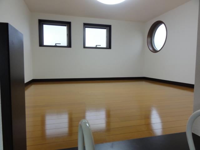 Other. Loft about 4.2 Pledge