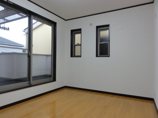 Non-living room. Second floor Western-style about 5.7 Pledge [South]