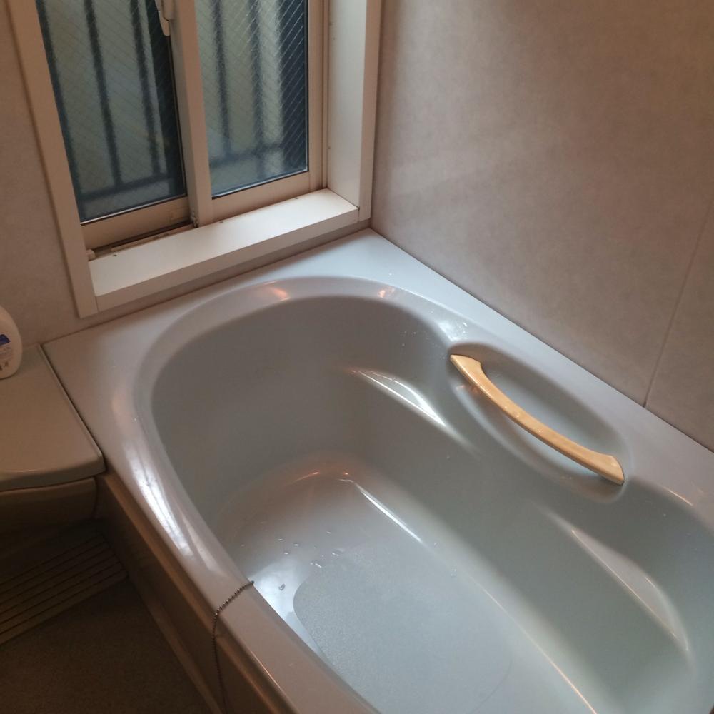 Bathroom. Indoor (12 May 2013) Shooting